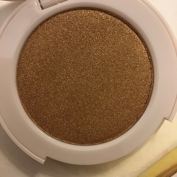 FOCAL POINT GLOW HIGHLIGHTER IN YOUR TREAT NWT - Picture 12 of 12